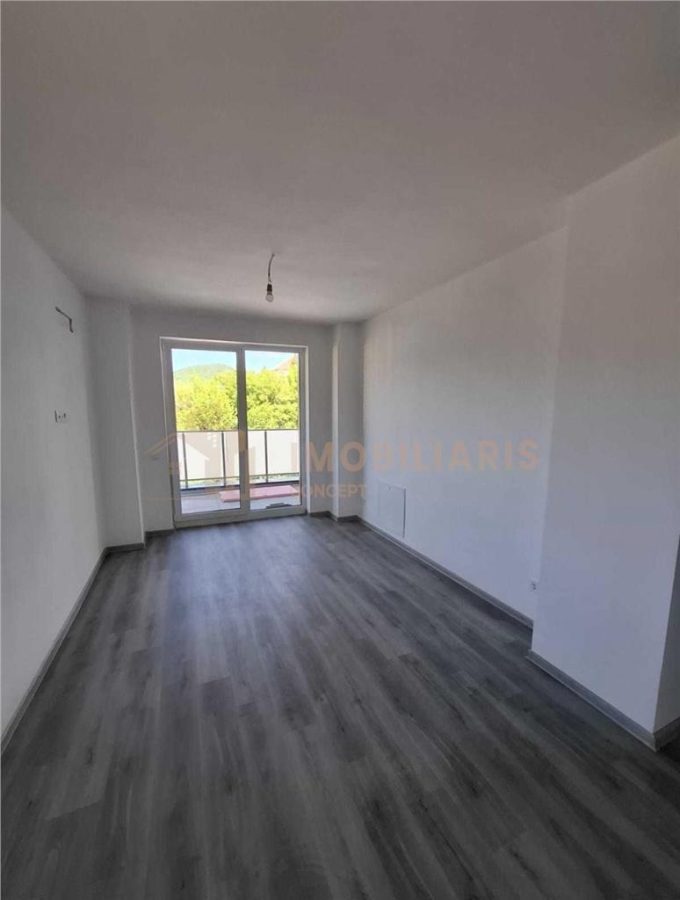 Apartament 3 camere finisat, zona Stefan cel Mare - 