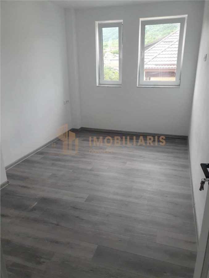 Apartament 3 camere finisat, zona Stefan cel Mare - foto 3