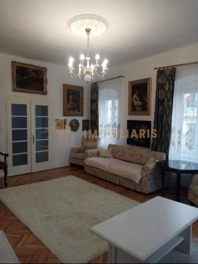 Casa si spatii comerciale in zona Centrul Vechi - 