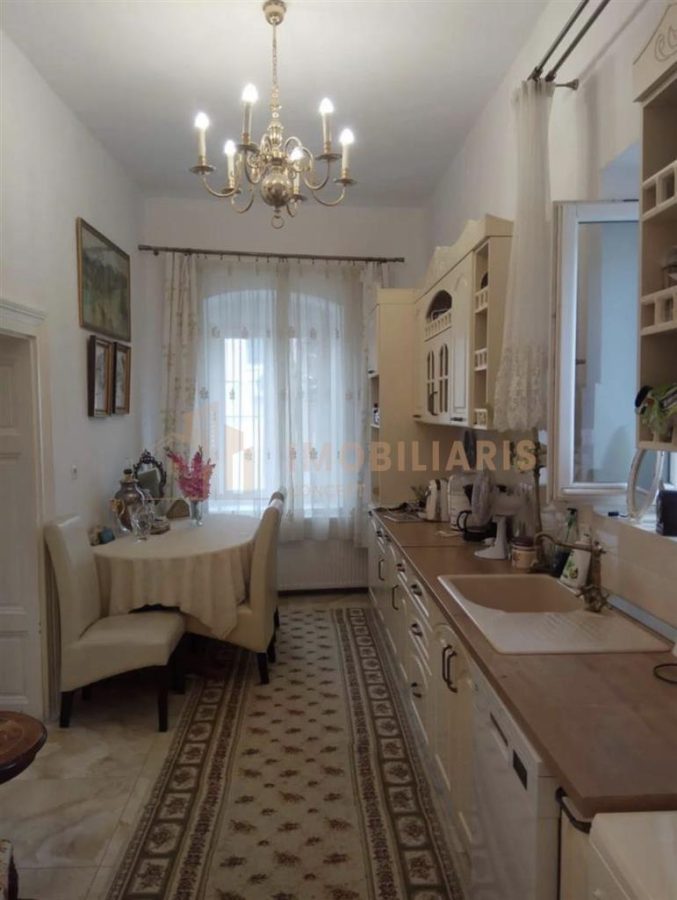 Casa si spatii comerciale in zona Centrul Vechi - foto 3