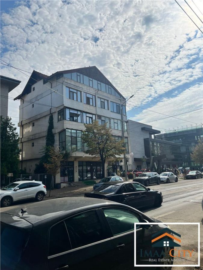 Apartament 144 mp, 5 camere, str.Arcu, mansarda - Iasi