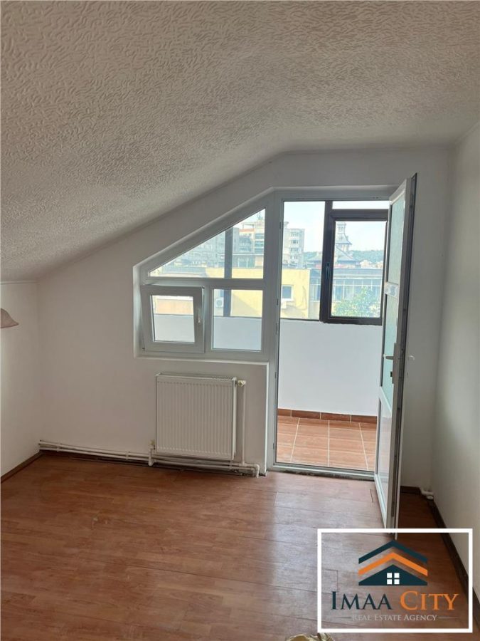 Apartament 144 mp, 5 camere, str.Arcu, mansarda - foto 9