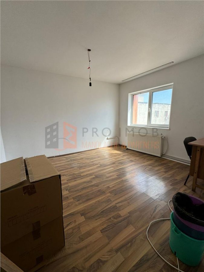 Apartament 3 camere cf1 decomandat zona Micro 3 - 