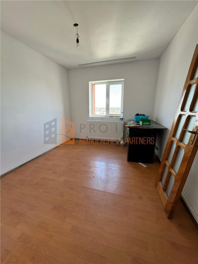 Apartament 3 camere cf1 decomandat zona Micro 3 - foto 2