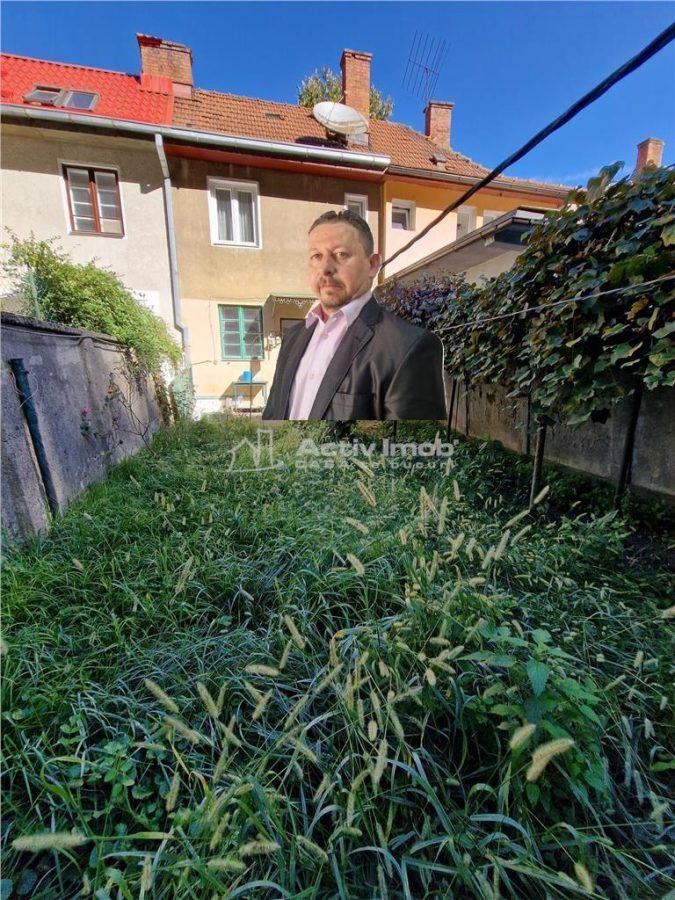 Resita Casa 5 Cam D-P-Etj.1 si Curte - 