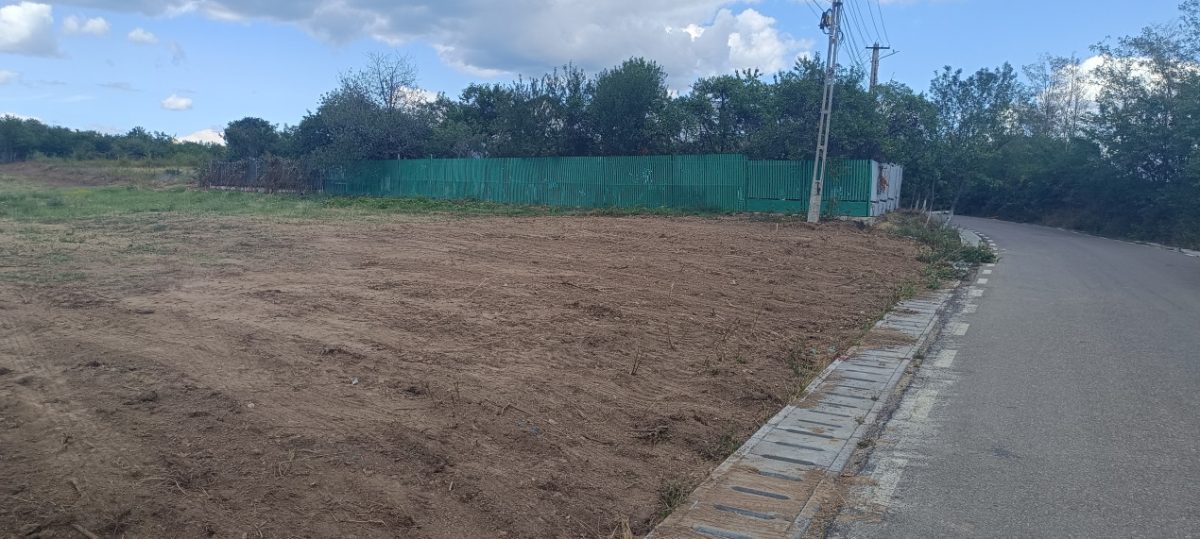 Oportunitate imobiliara, teren 5600 mp in Baicoi, zona Liliesti. - foto 2