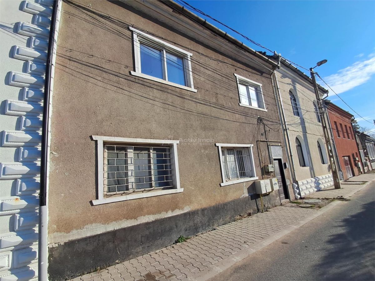 Resita Apartament la Casa,Etj.1 - foto 4