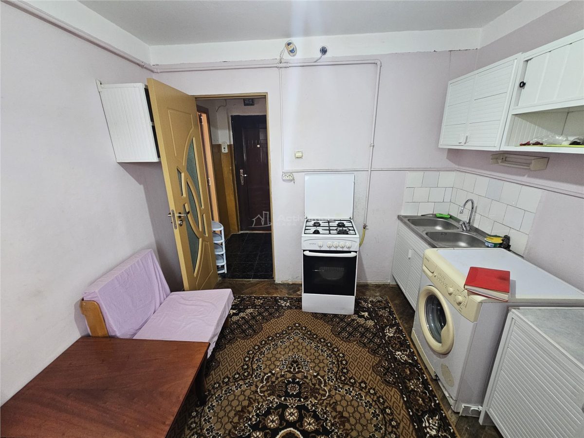 Resita, Garsoniera, Calea Caransebesului - foto 3