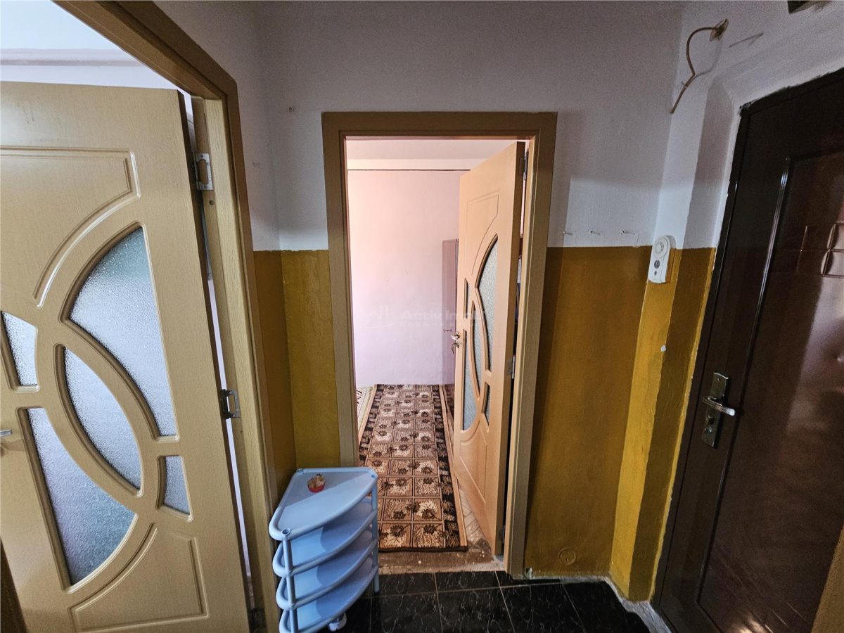 Resita, Garsoniera, Calea Caransebesului - foto 9