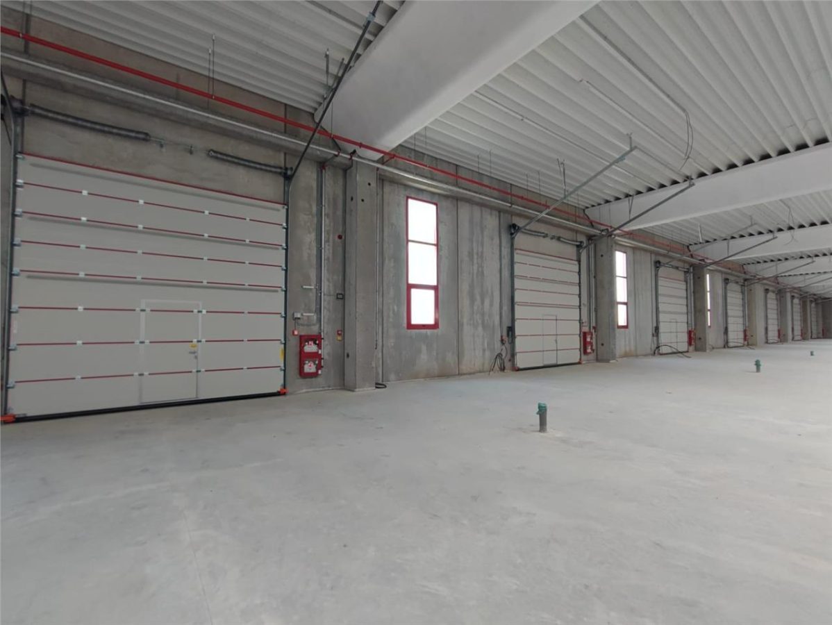 Hala din beton, 3000 mp, ISU, 10 porti acces, unica in jud. IF - foto 7