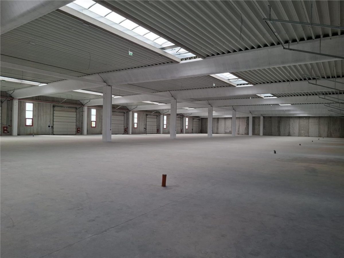 Hala din beton, 3000 mp, ISU, 10 porti acces, unica in jud. IF - foto 8