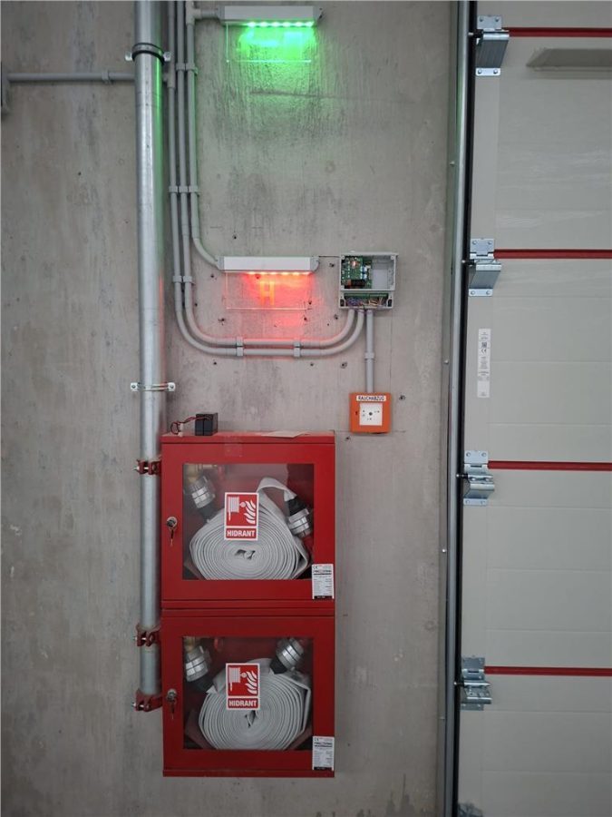 Hala din beton, 2400 mp, cu 8 porti acces, unica in jud. IF. - foto 13