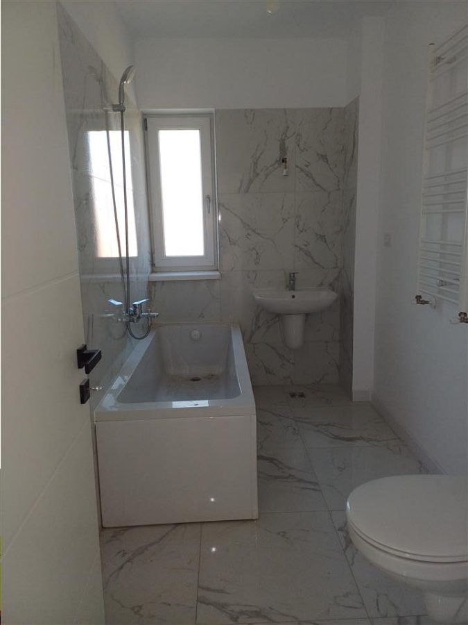 Locuinta cu 4 camere pentru un proprietar cu imaginatie - foto 17