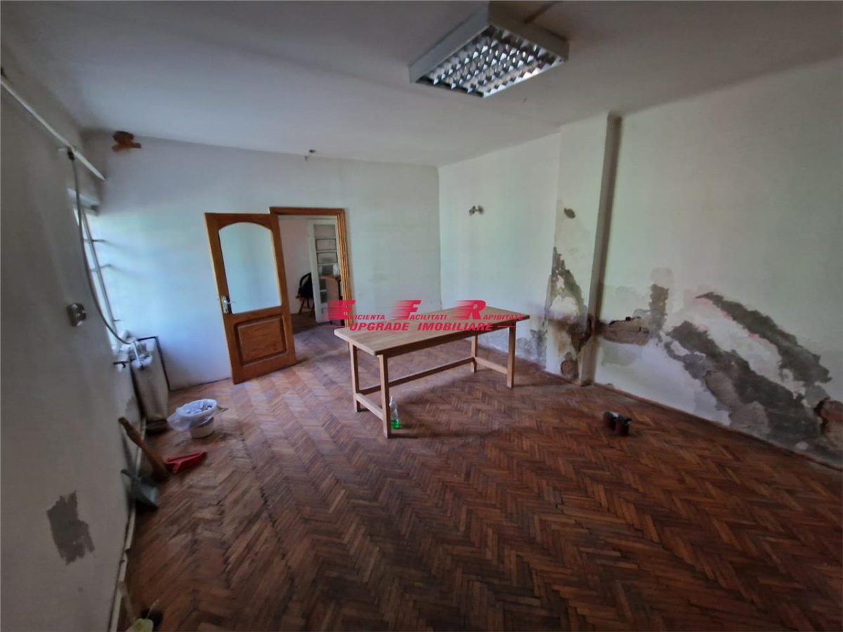 EFR UPGRADE - Casa veche de renovat si teren de vanzare zona Bucurestii Noi Piata - 
