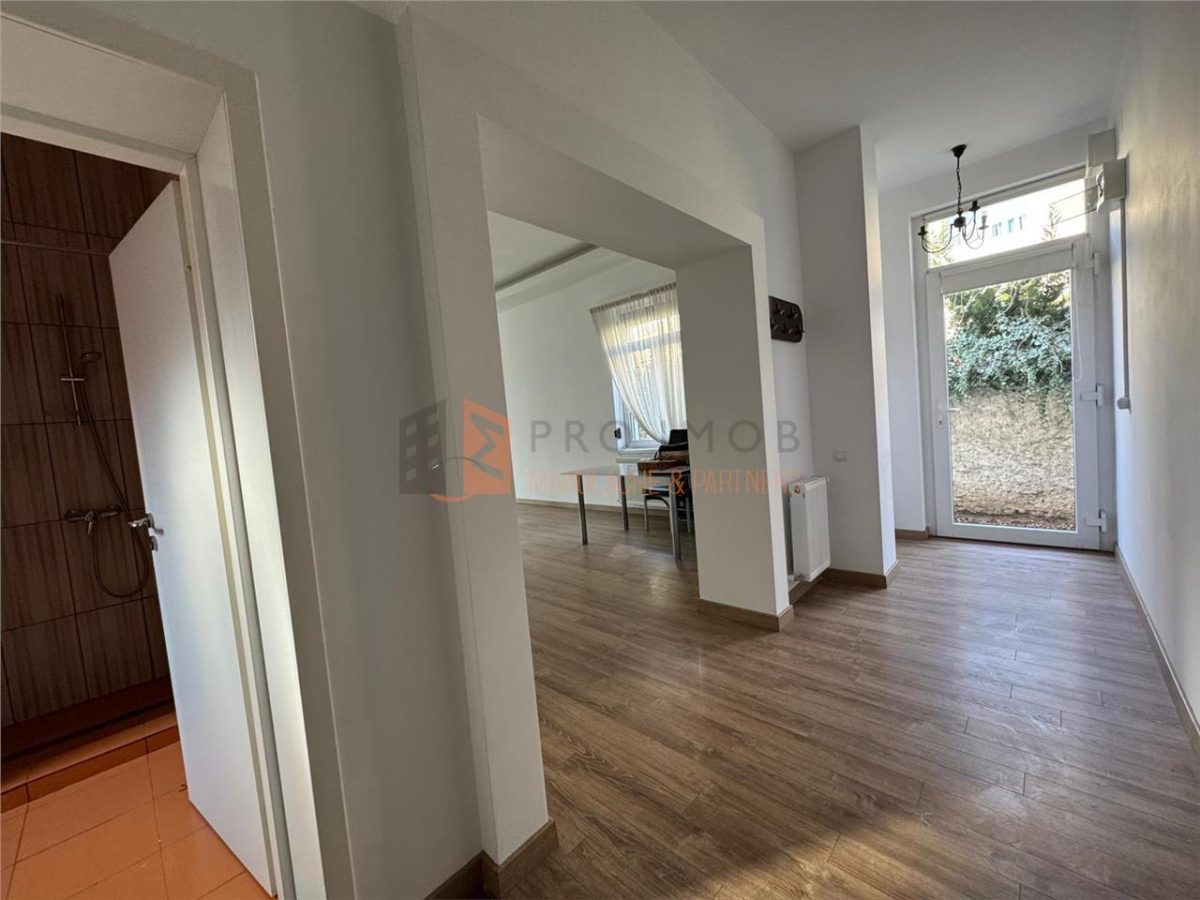 Casa sau Spatiu comercial  in zona magazinelor satesti - foto 13