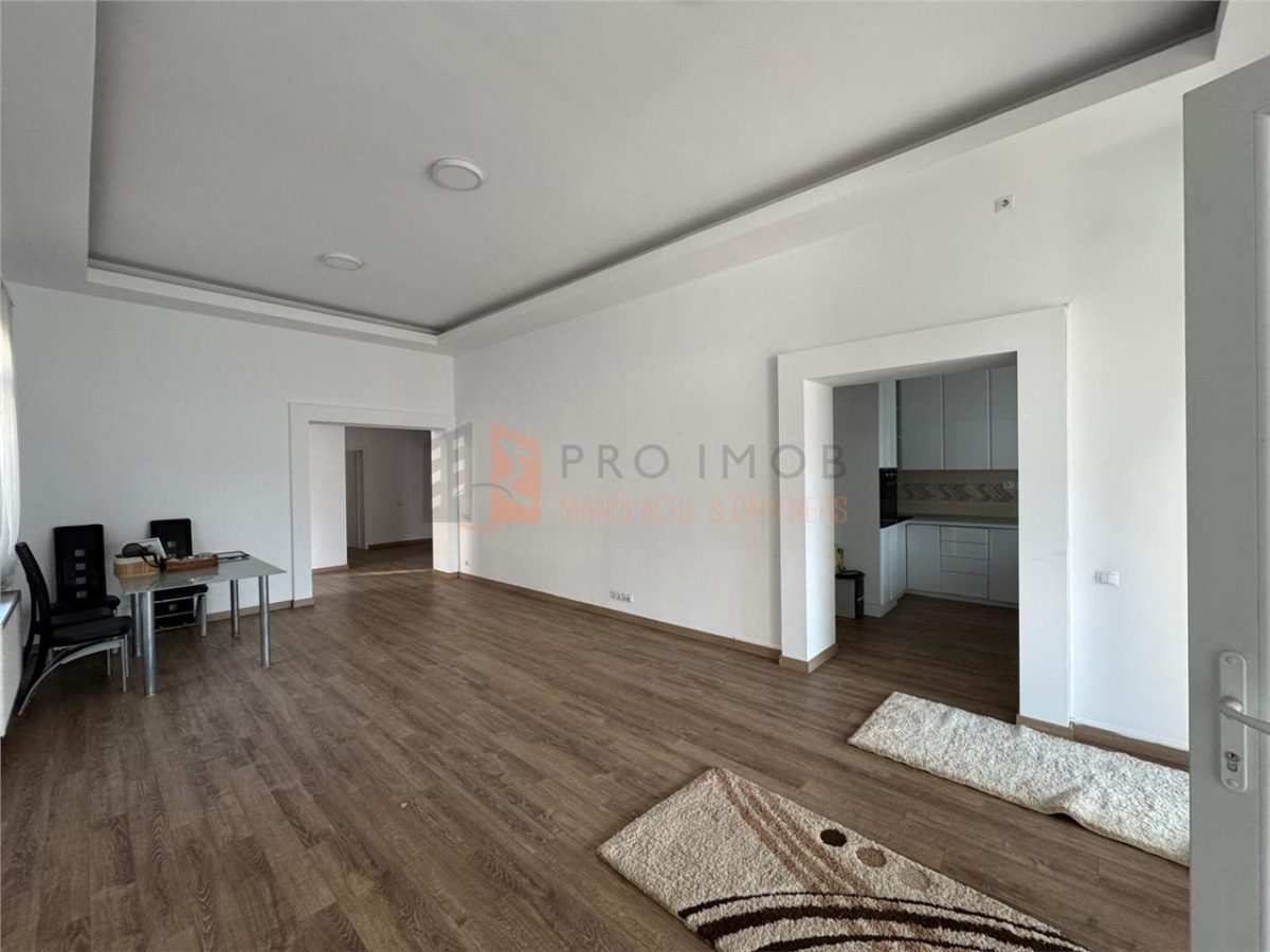 Casa sau Spatiu comercial  in zona magazinelor satesti - foto 5