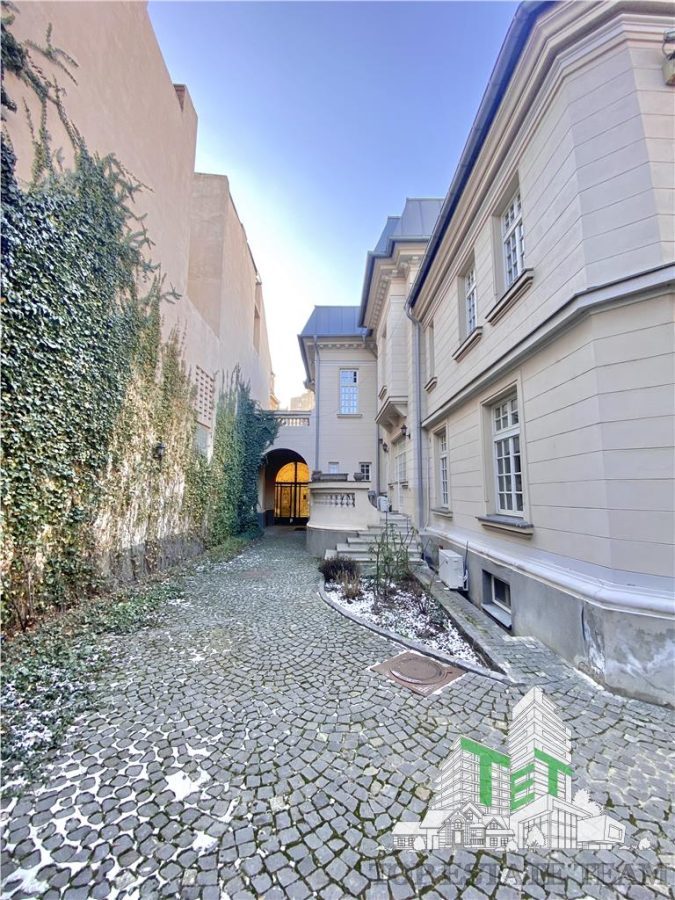 Vanzare vila interbelica reconsolidata si renovata in zona Armeneasca - foto 10