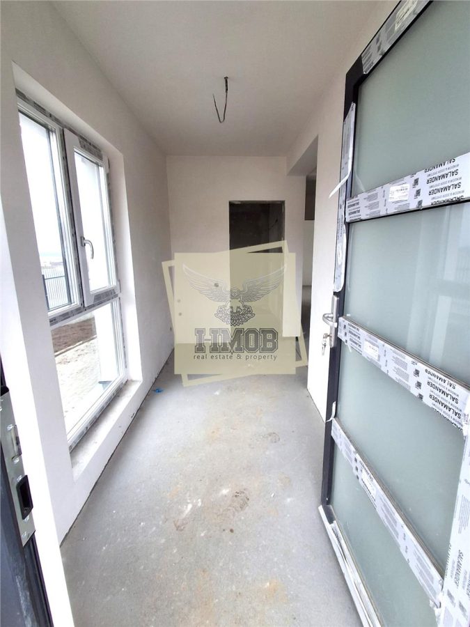 Casa cu 4 camere 2 bai si 300 mp teren in zona Calea Cisnadiei - foto 14