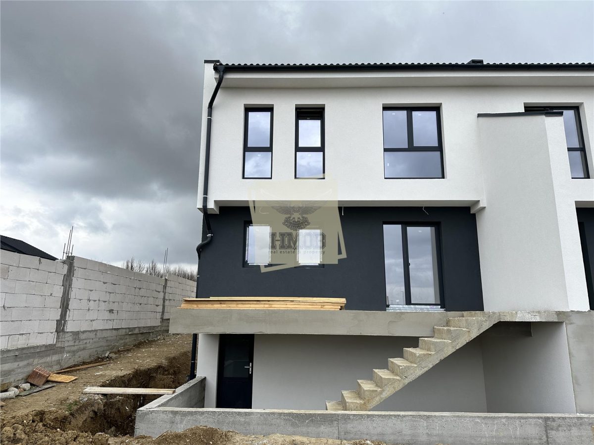 Casa cu 4 camere 2 bai si 300 mp teren in zona Calea Cisnadiei - foto 18