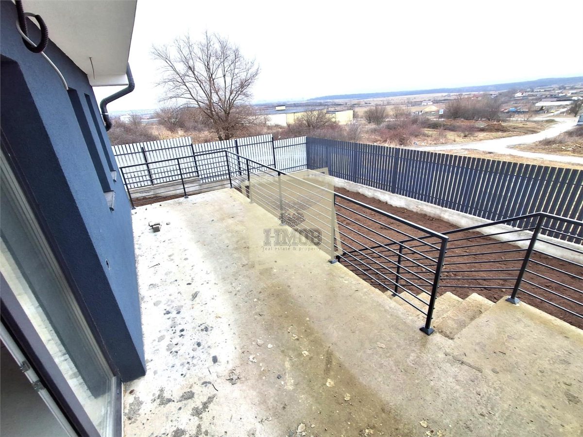 Casa cu 4 camere 2 bai si 300 mp teren in zona Calea Cisnadiei - foto 7