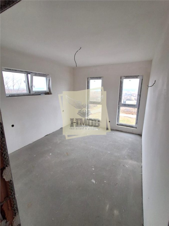 Casa cu 4 camere 2 bai si 300 mp teren in zona Calea Cisnadiei - foto 10