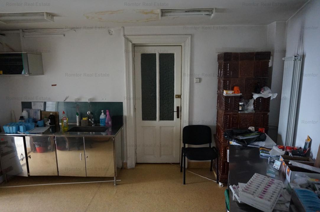 Palatul Parlamentului-Parcul Carol, 3 imobile singur curte - foto 15