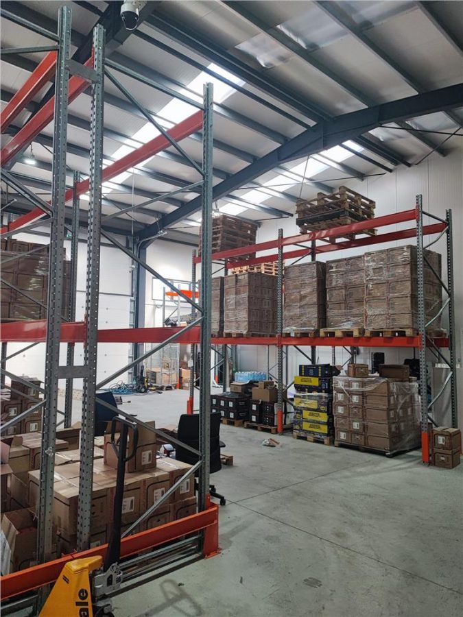 Hala 580 mp,rampa,birouri, teren 1000 mp,fotovoltaice - foto 2