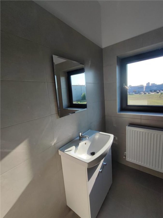 Hala 580 mp,rampa,birouri, teren 1000 mp,fotovoltaice - foto 11