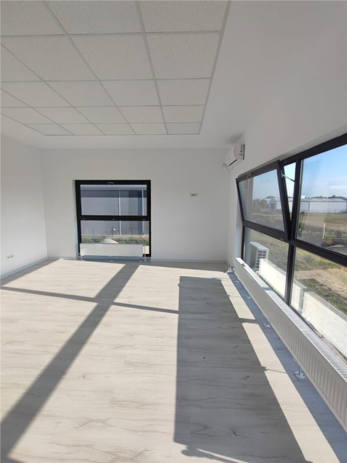 Hala 580 mp,rampa,birouri, teren 1000 mp,fotovoltaice - foto 4