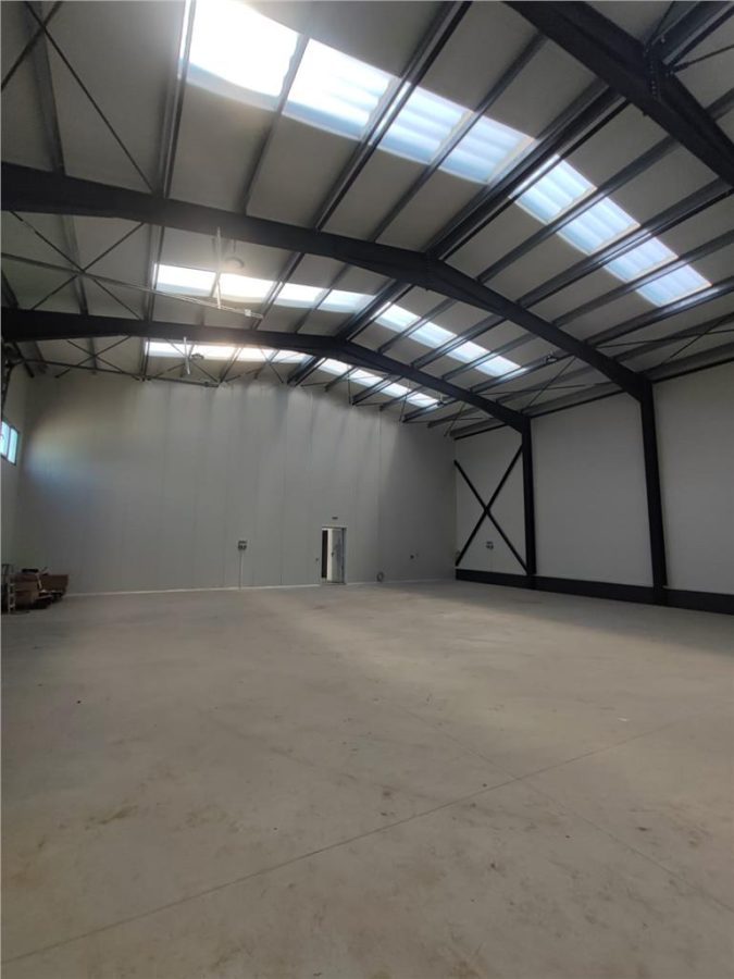 Hala 580 mp,rampa,birouri, teren 1000 mp,fotovoltaice - foto 5